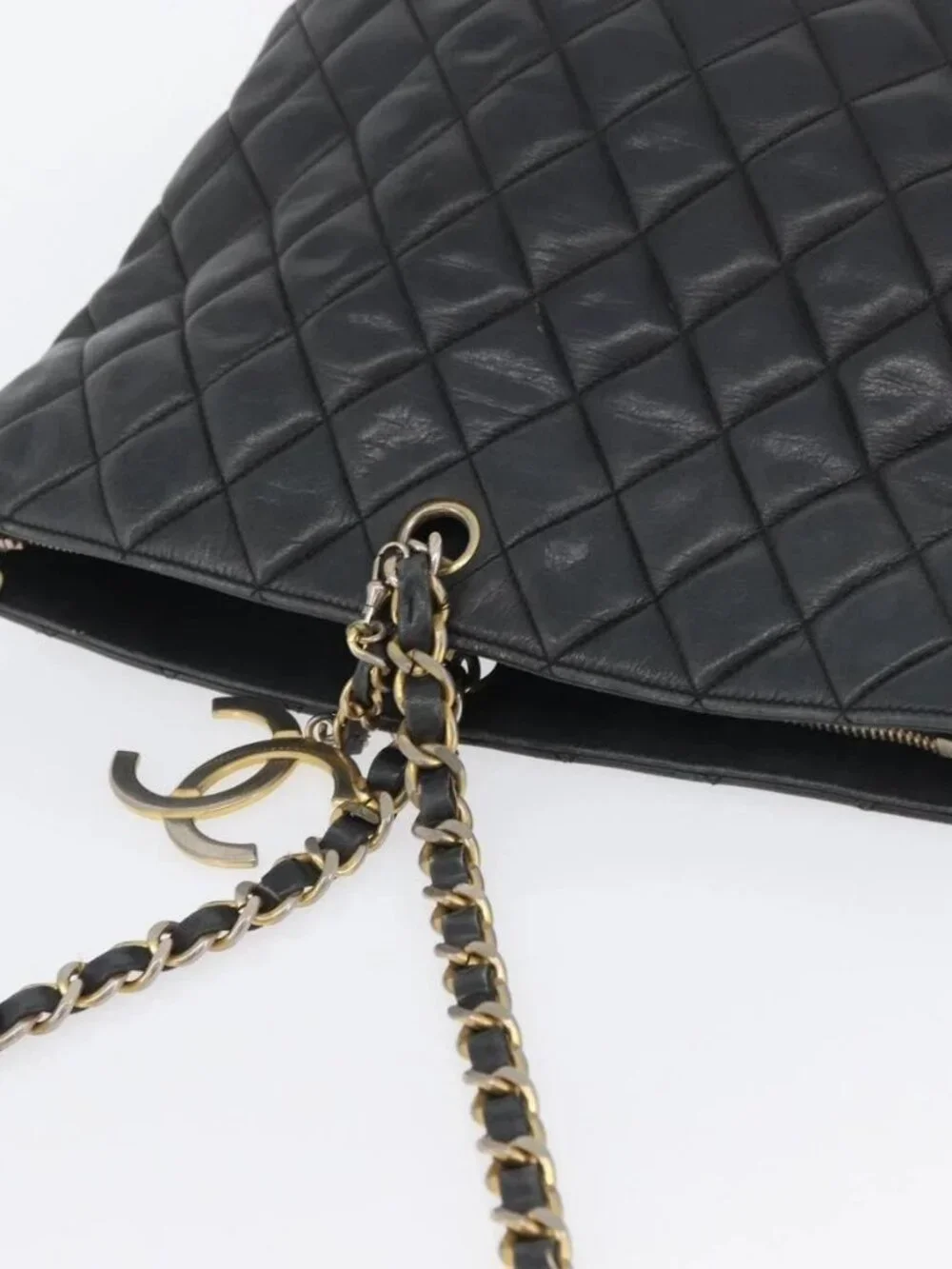 CHANEL Matelasse Chain Shoulder Bag Lamb Skin Black Gold CC Auth ARZ445